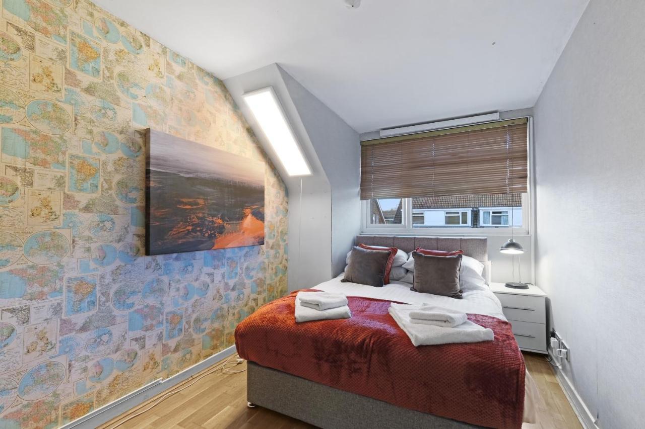 Staiforce 2 Bedroom House With Parking Maidenhead Exterior photo