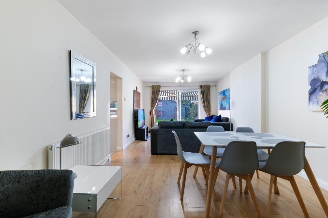 Staiforce 2 Bedroom House With Parking Maidenhead Exterior photo